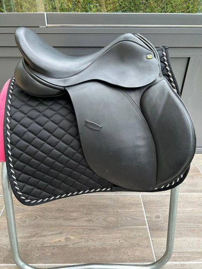 Ideal Equestrian VS 17,5" Schwarzer Vielseitigkeitssattel - Pferdesattel Shop