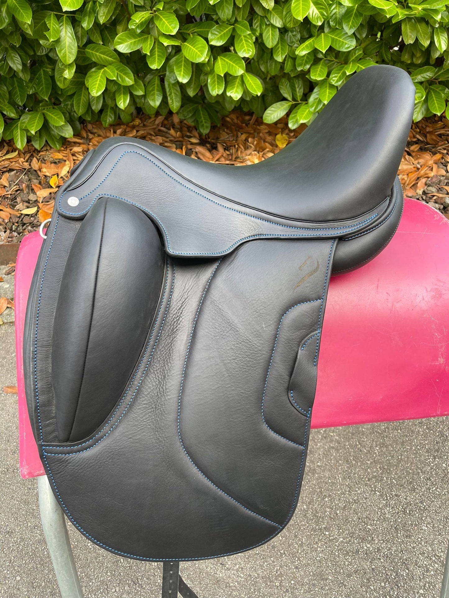 Antares Tempo C 17.5" black dressage saddle