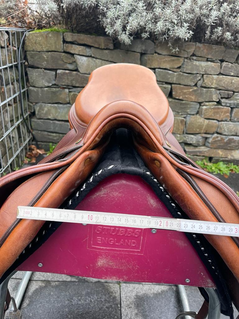 Bruno Delgrange jumping saddle 17.5"