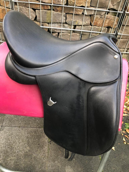 Bates Dressage 17,5" Schwarz Dressursattel - Pferdesattel Shop